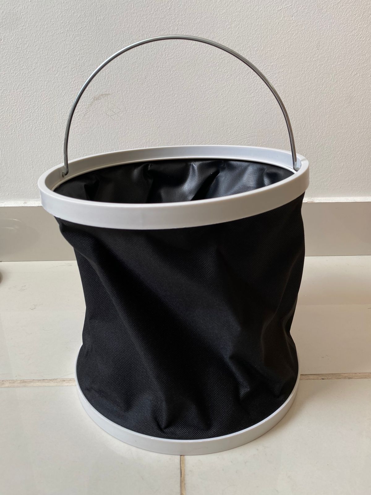 Vista 3 de Cubo Balde Multifuncional Plegable